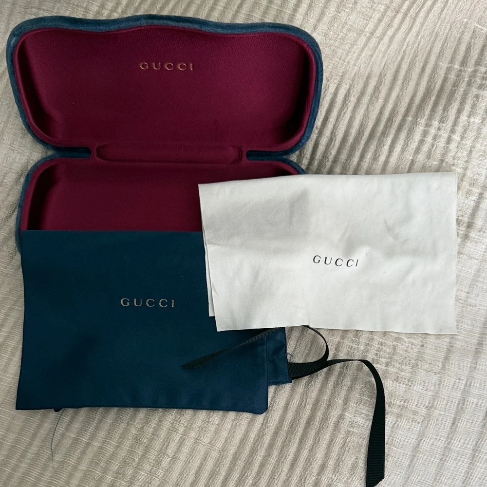 Gucci Teal and Burgundy Case with White cleaning cloth